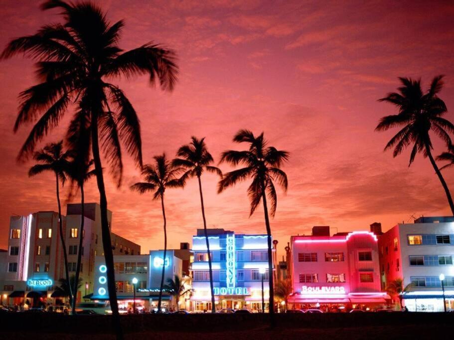 Apartment Right On The Beach! Miami Beach Exteriér fotografie