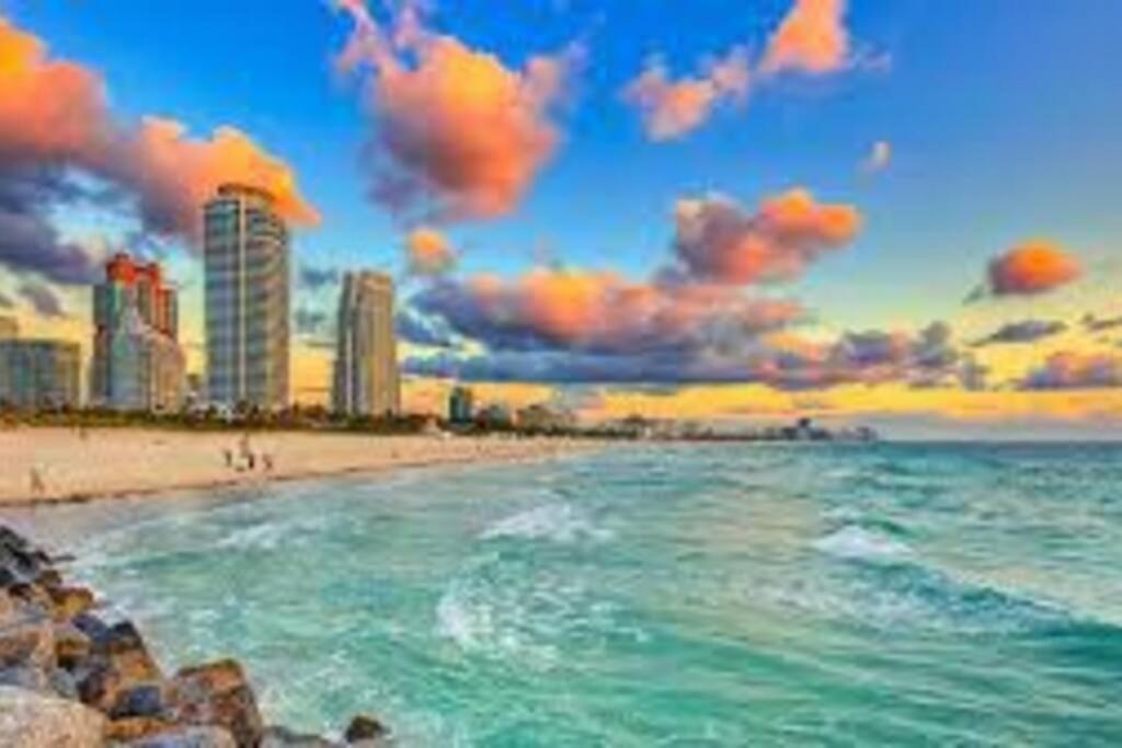 Apartment Right On The Beach! Miami Beach Exteriér fotografie
